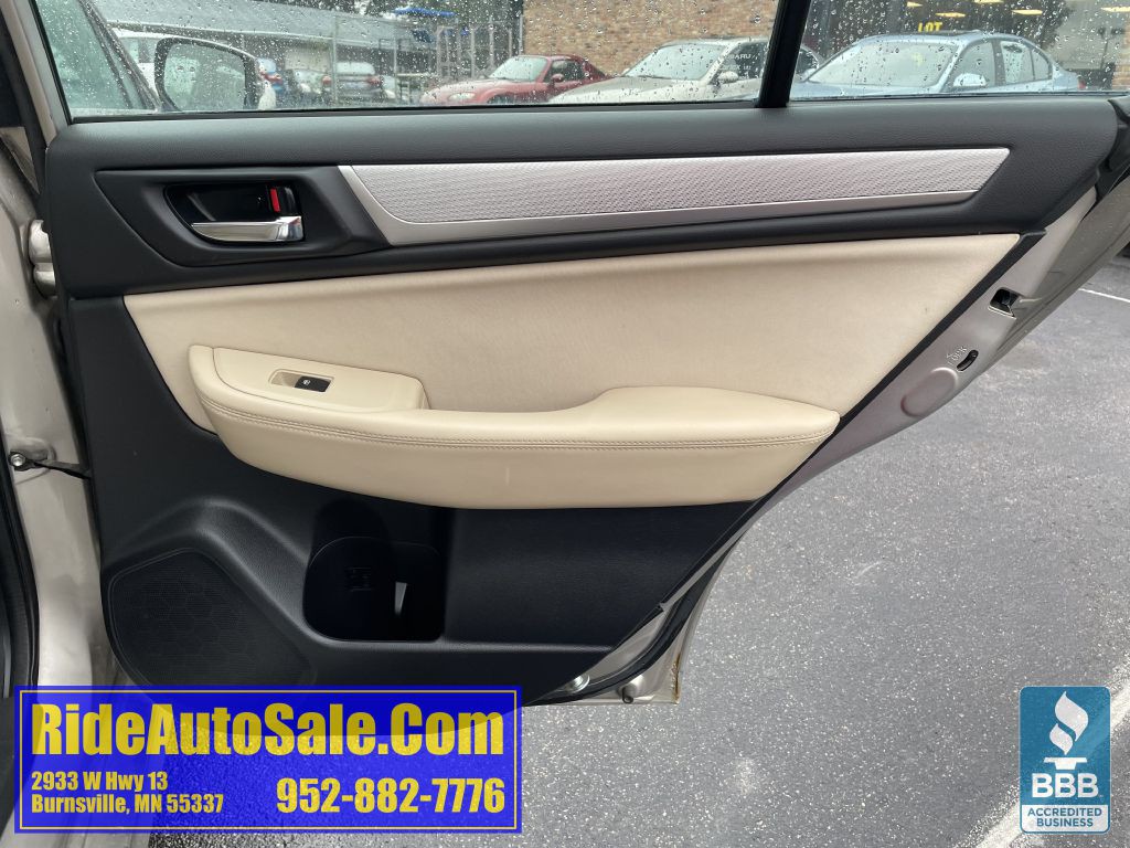 2016 Subaru Legacy Image 16