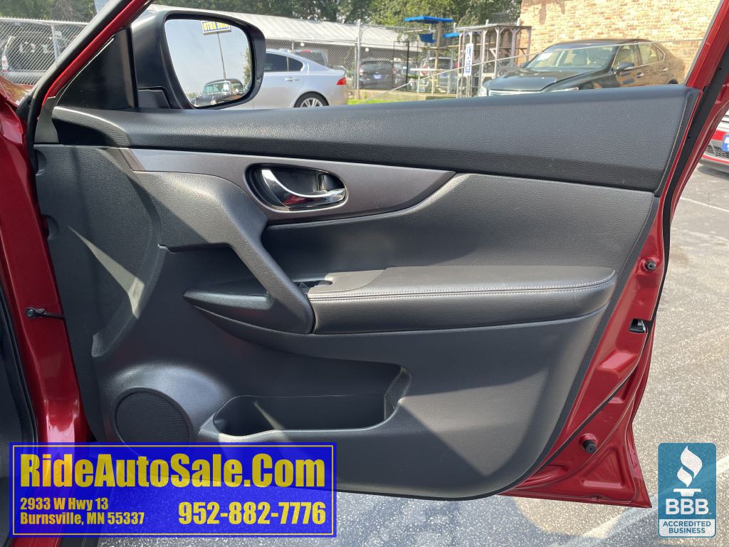 2016 Nissan Rogue Image 13