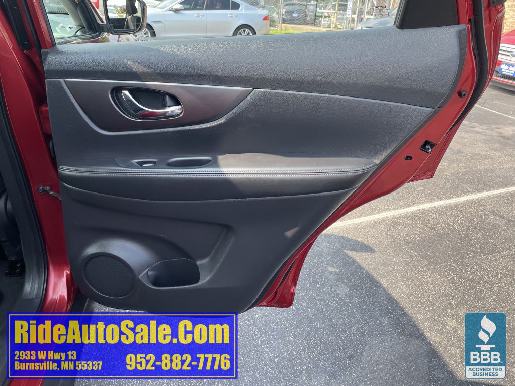 2016 Nissan Rogue Image 15