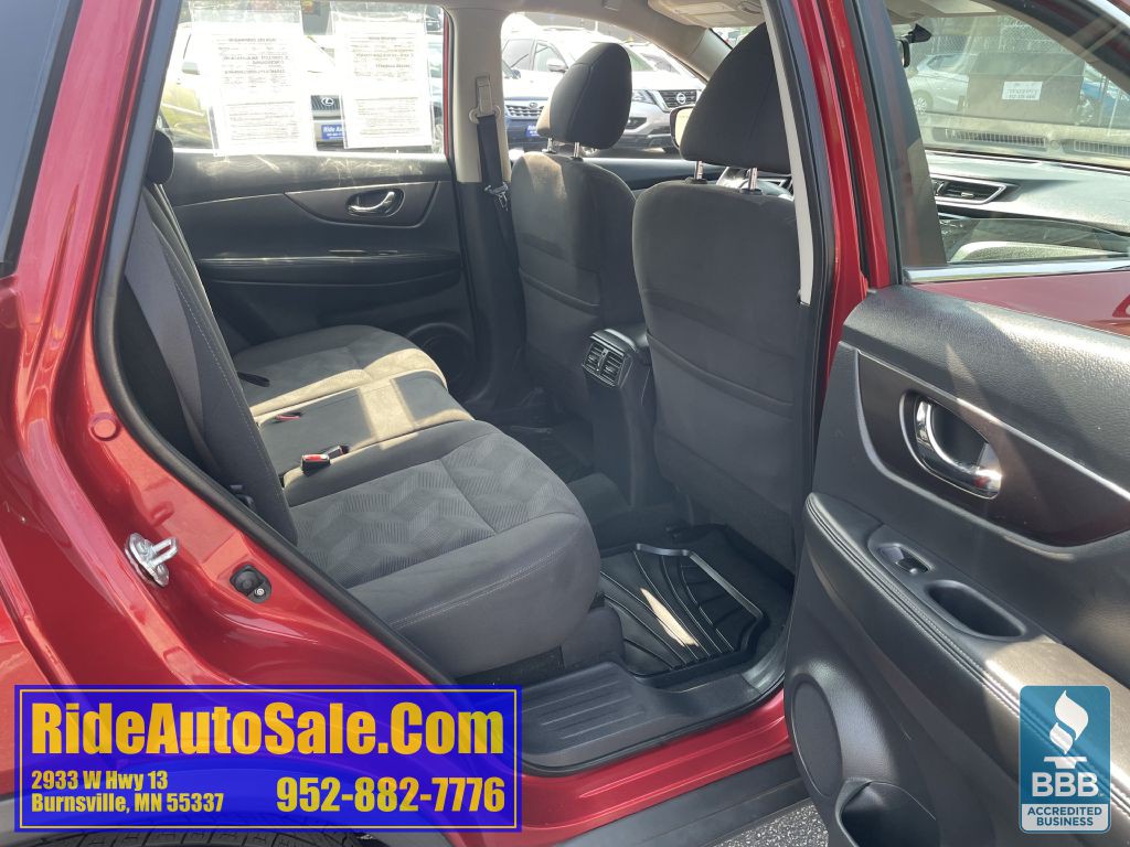 2016 Nissan Rogue Image 16