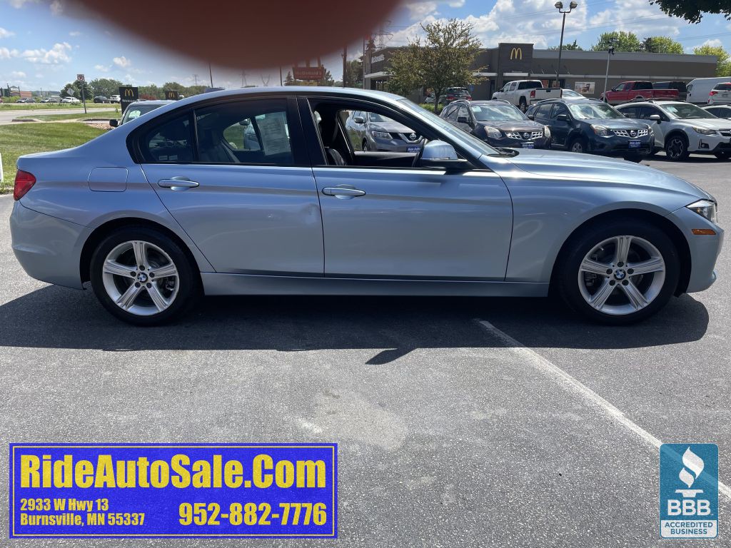 2013 BMW 3 Series Image 4