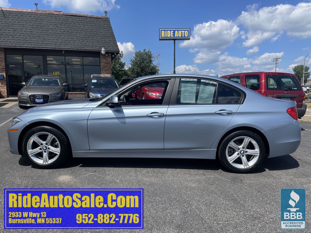 2013 BMW 3 Series Image 8