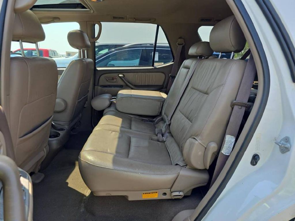 2001 Toyota Sequoia Image 3