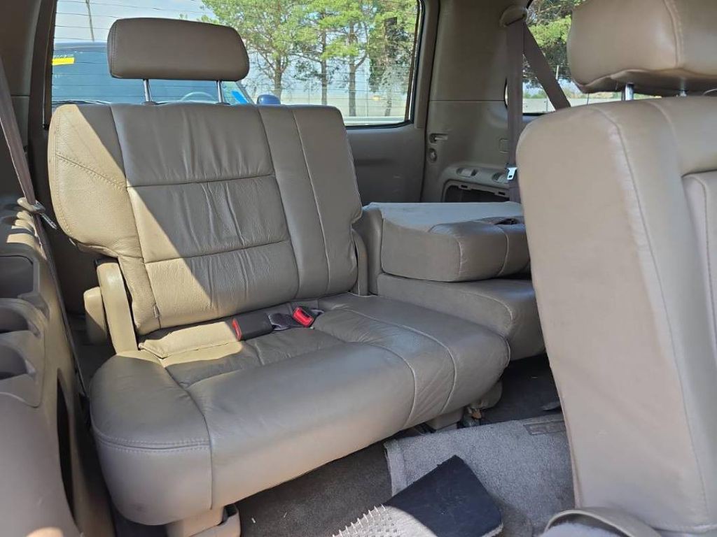 2001 Toyota Sequoia Image 8