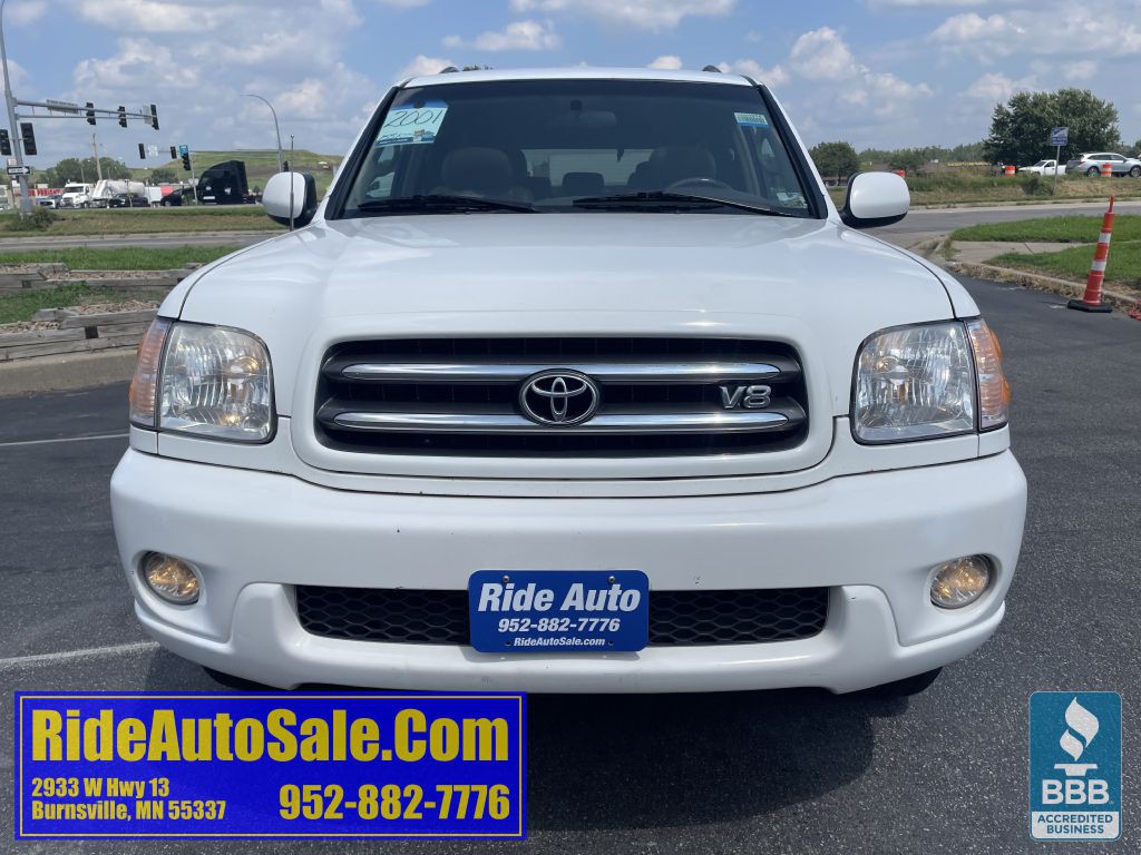 2001 Toyota Sequoia Image 2