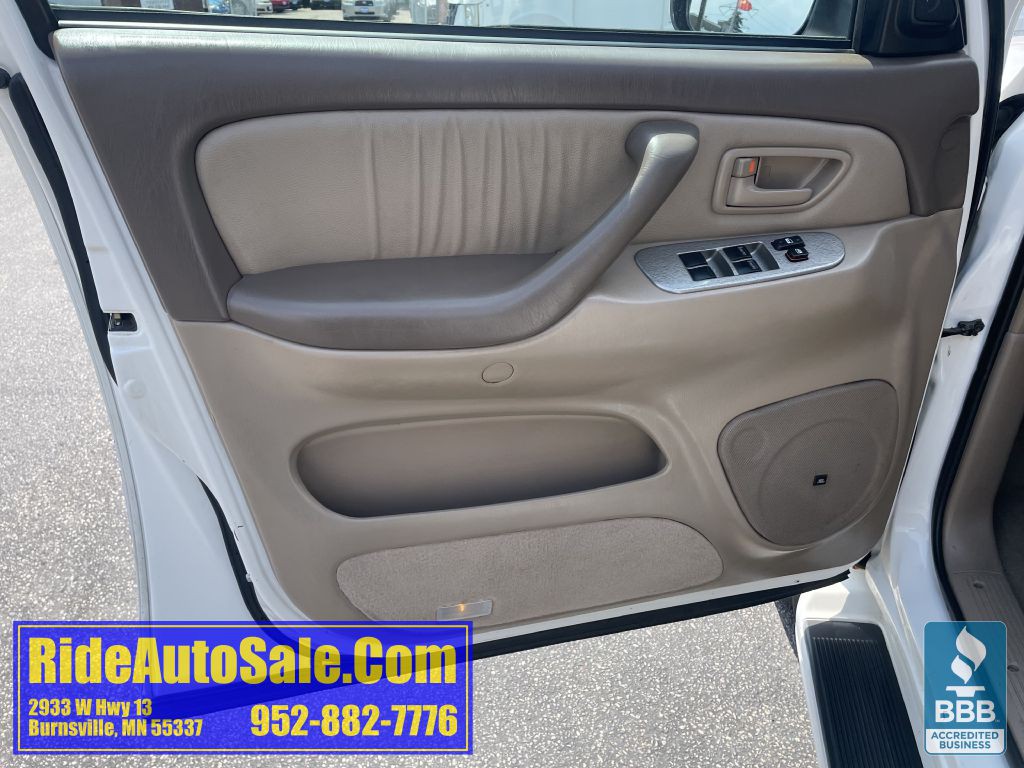 2001 Toyota Sequoia Image 9