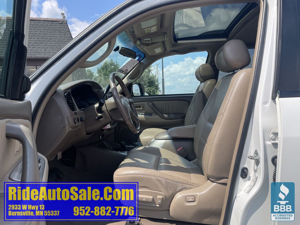 2001 Toyota Sequoia Image 10