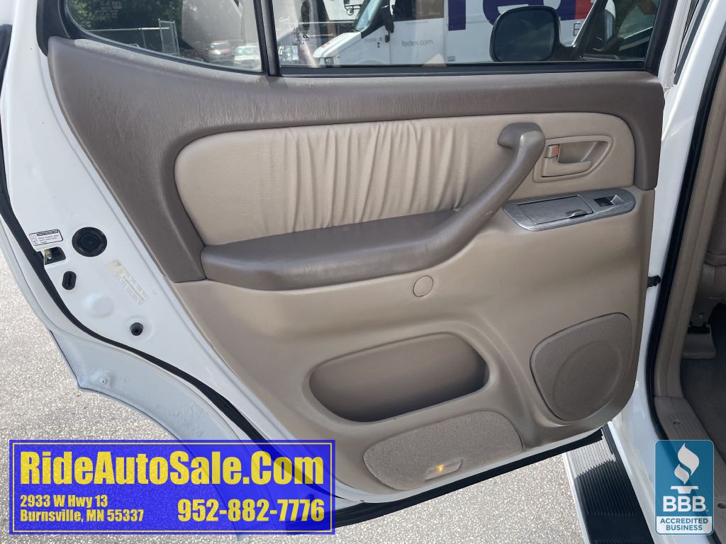 2001 Toyota Sequoia Image 11