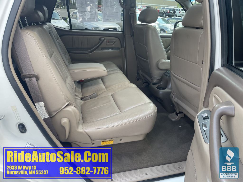 2001 Toyota Sequoia Image 17