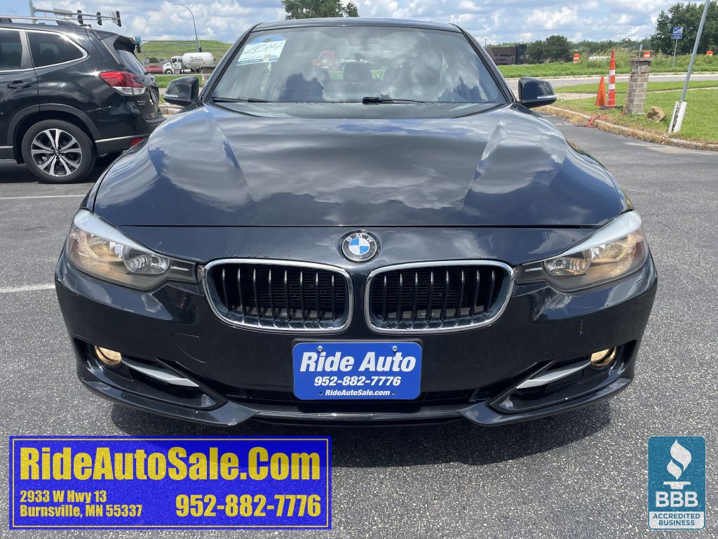 2014 BMW 3 Series Image 2
