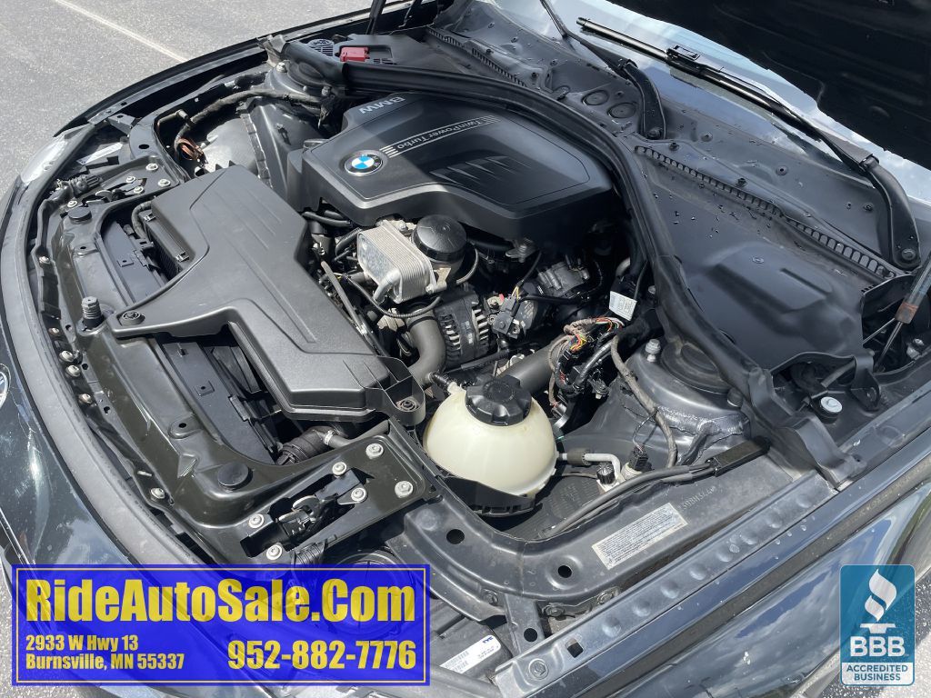 2014 BMW 3 Series Image 21