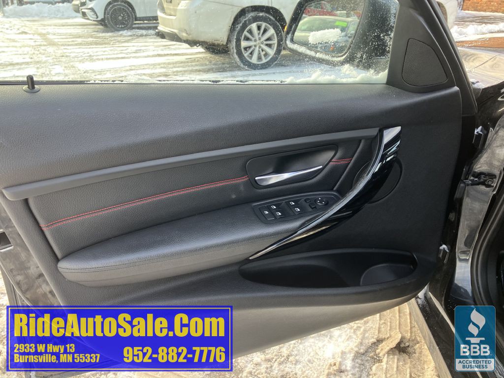 2014 BMW 3 Series Image 9