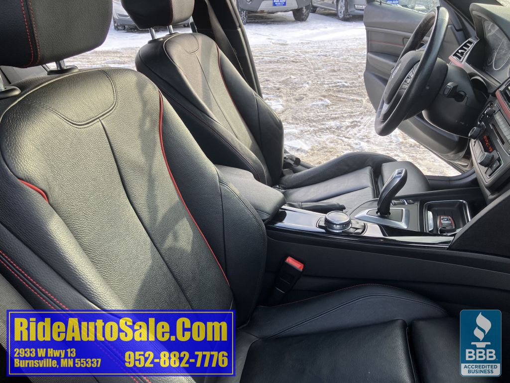 2014 BMW 3 Series Image 32