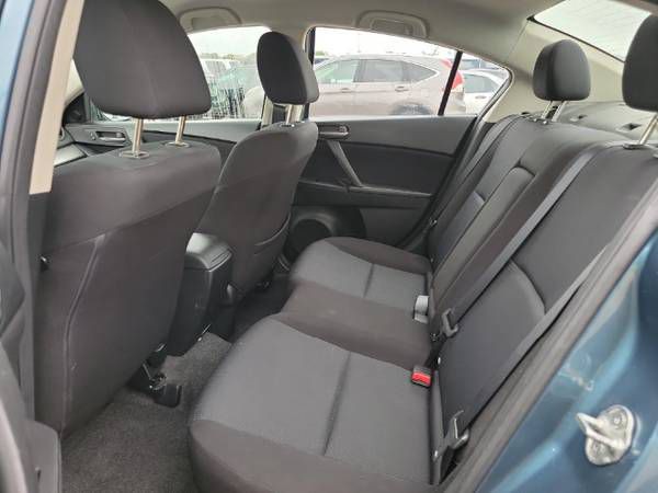 2011 Mazda Mazda3 Image 4