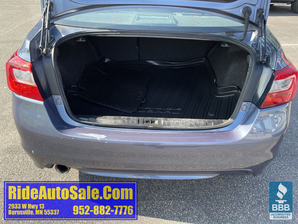 2017 Subaru Legacy Image 25