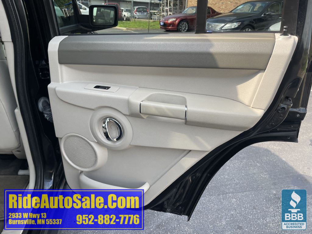 2008 Jeep Commander Image 16