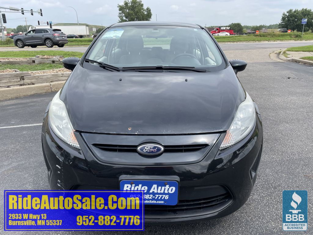 2012 Ford Fiesta Image 2