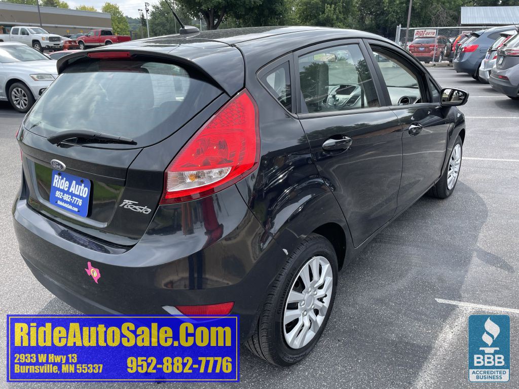 2012 Ford Fiesta Image 5