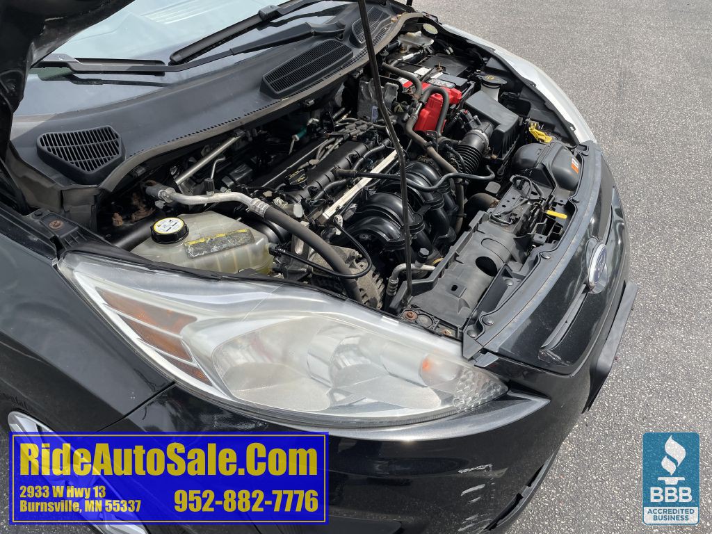 2012 Ford Fiesta Image 21