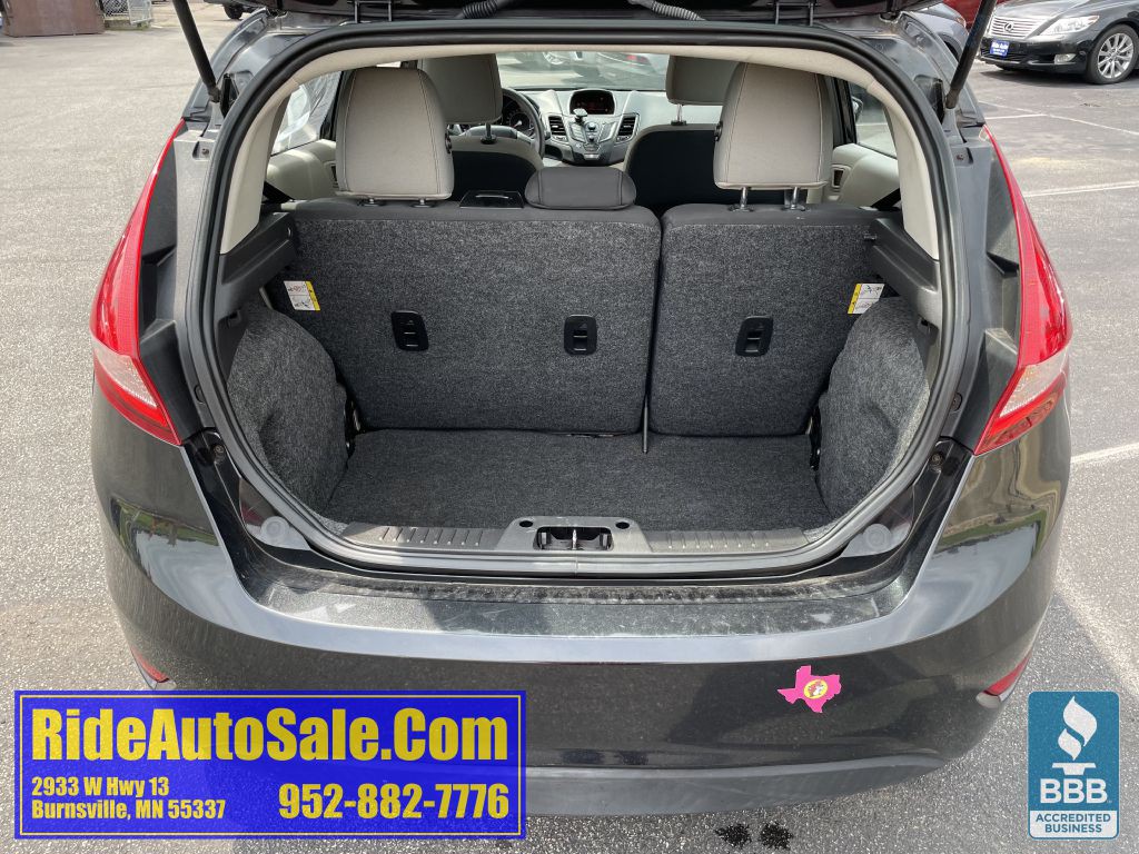2012 Ford Fiesta Image 26