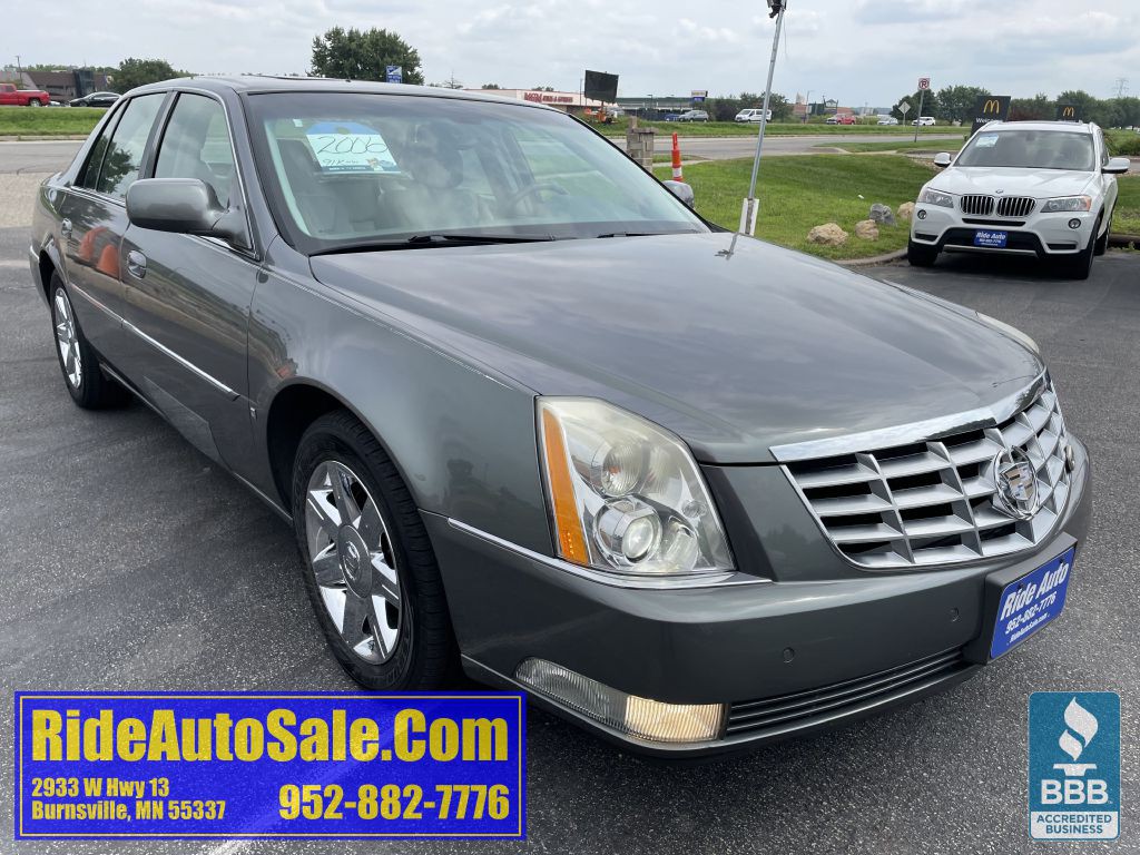 2006 Cadillac DTS Image 3