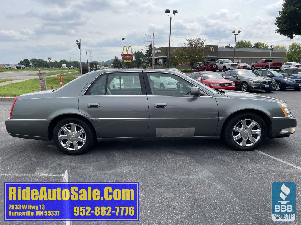 2006 Cadillac DTS Image 4