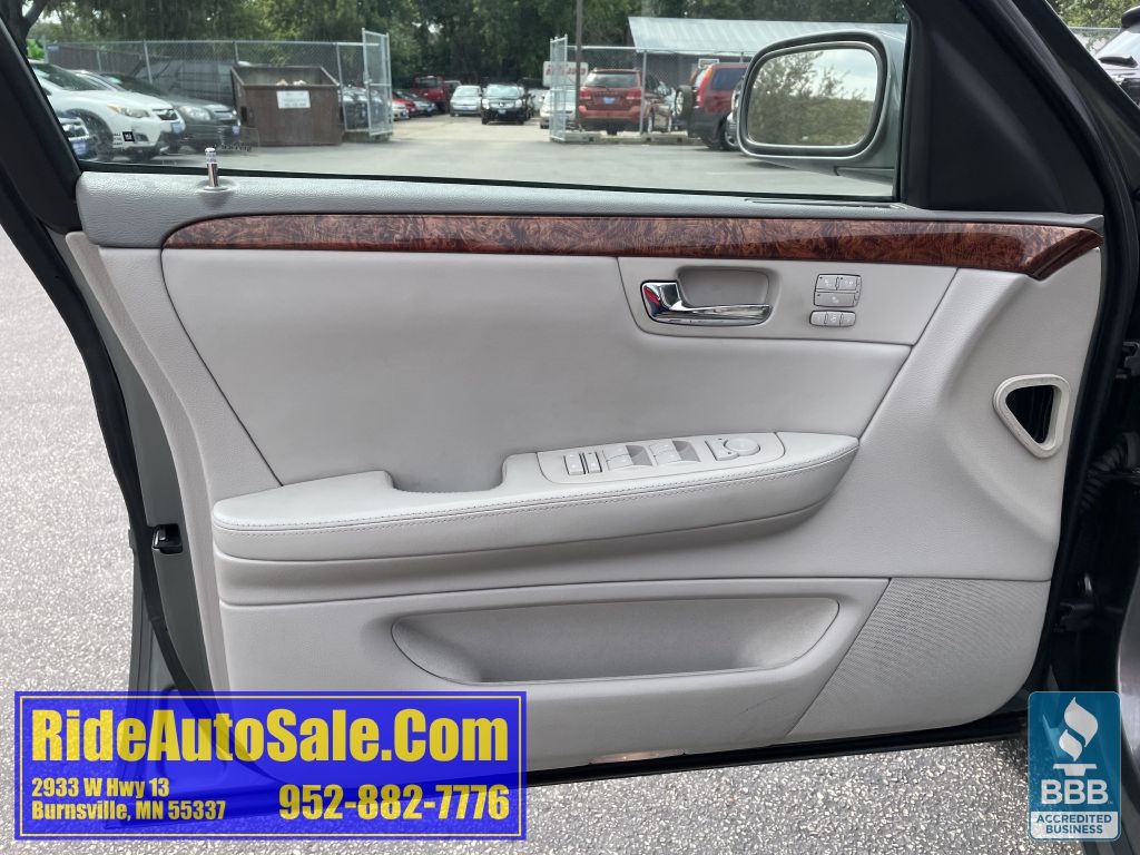 2006 Cadillac DTS Image 9