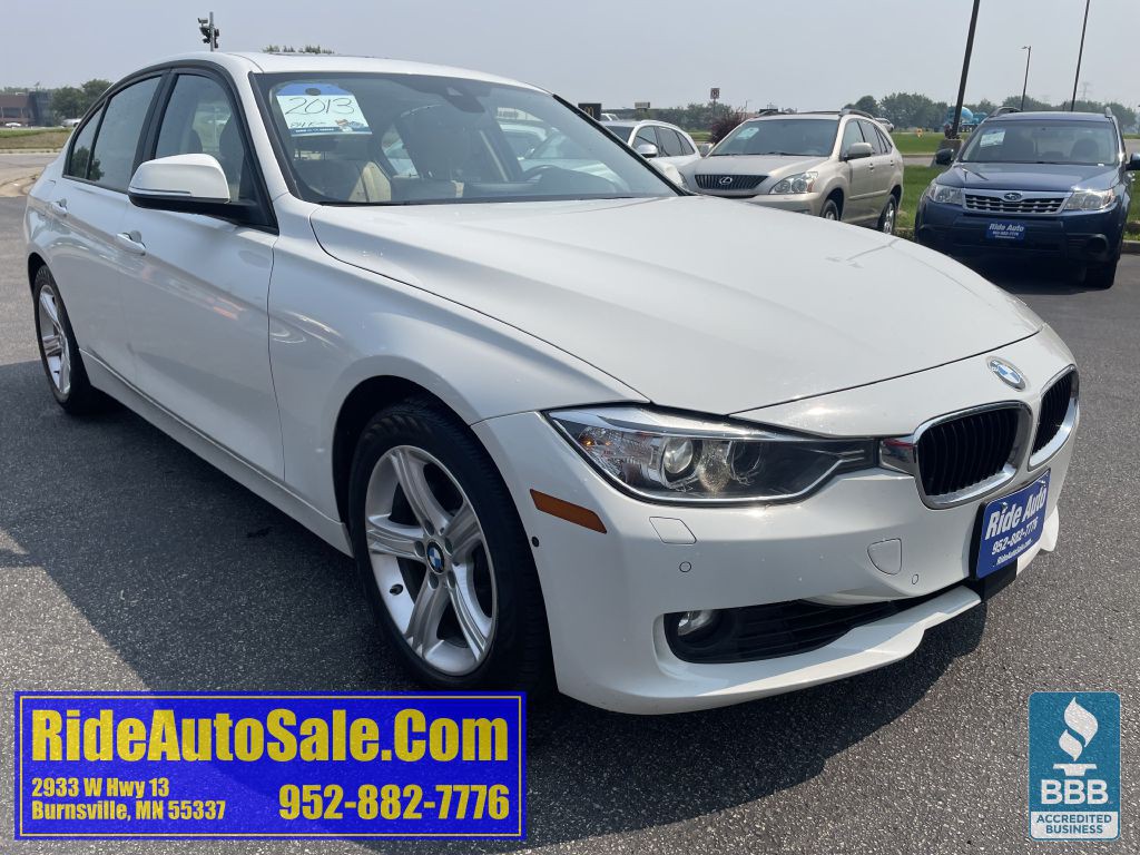2013 BMW 3 Series Image 3