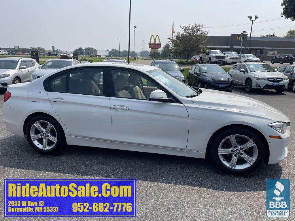 2013 BMW 3 Series Image 4
