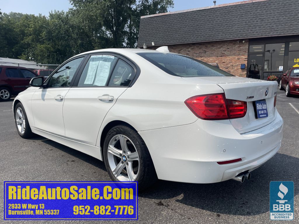 2013 BMW 3 Series Image 6
