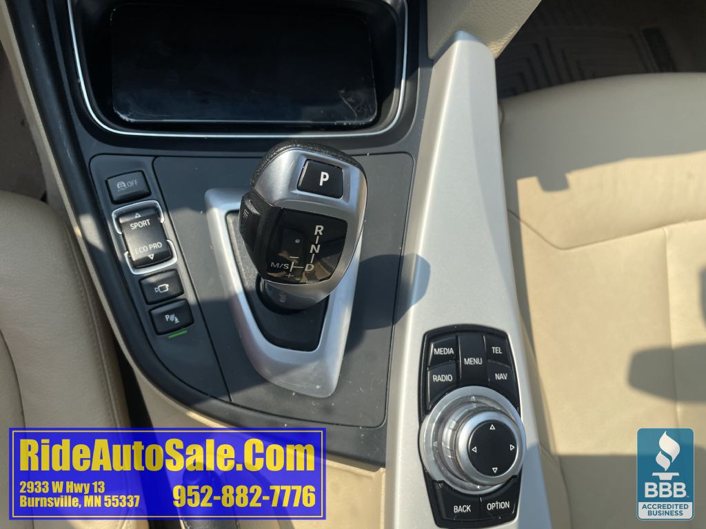 2013 BMW 3 Series Image 19