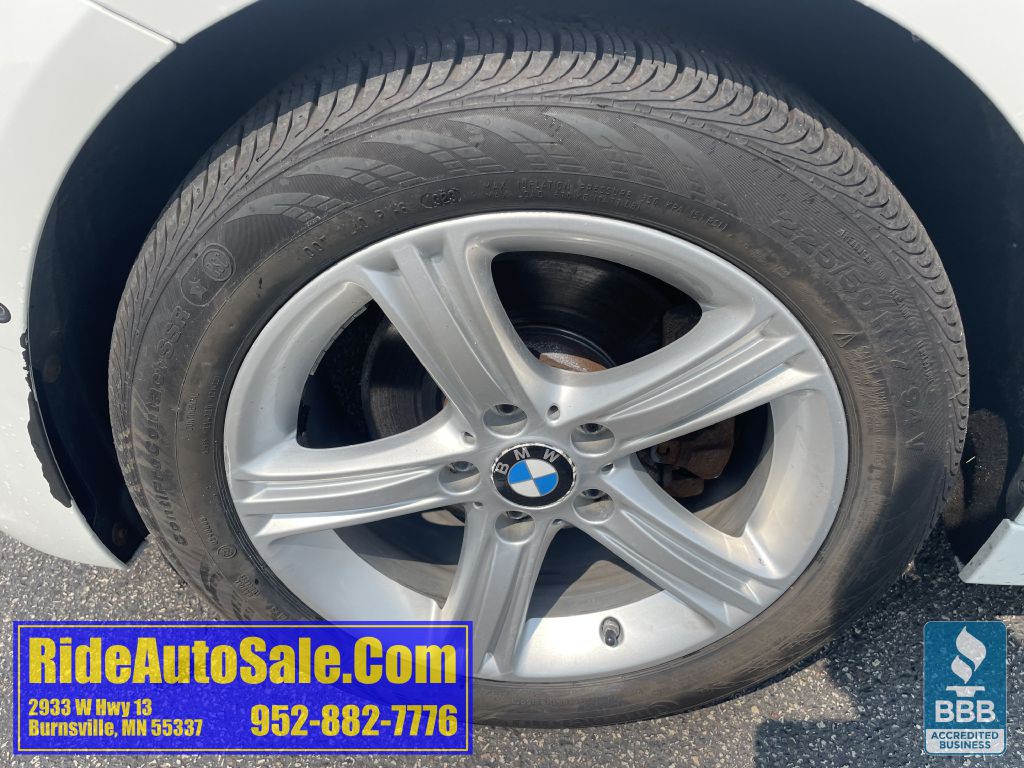 2013 BMW 3 Series Image 23