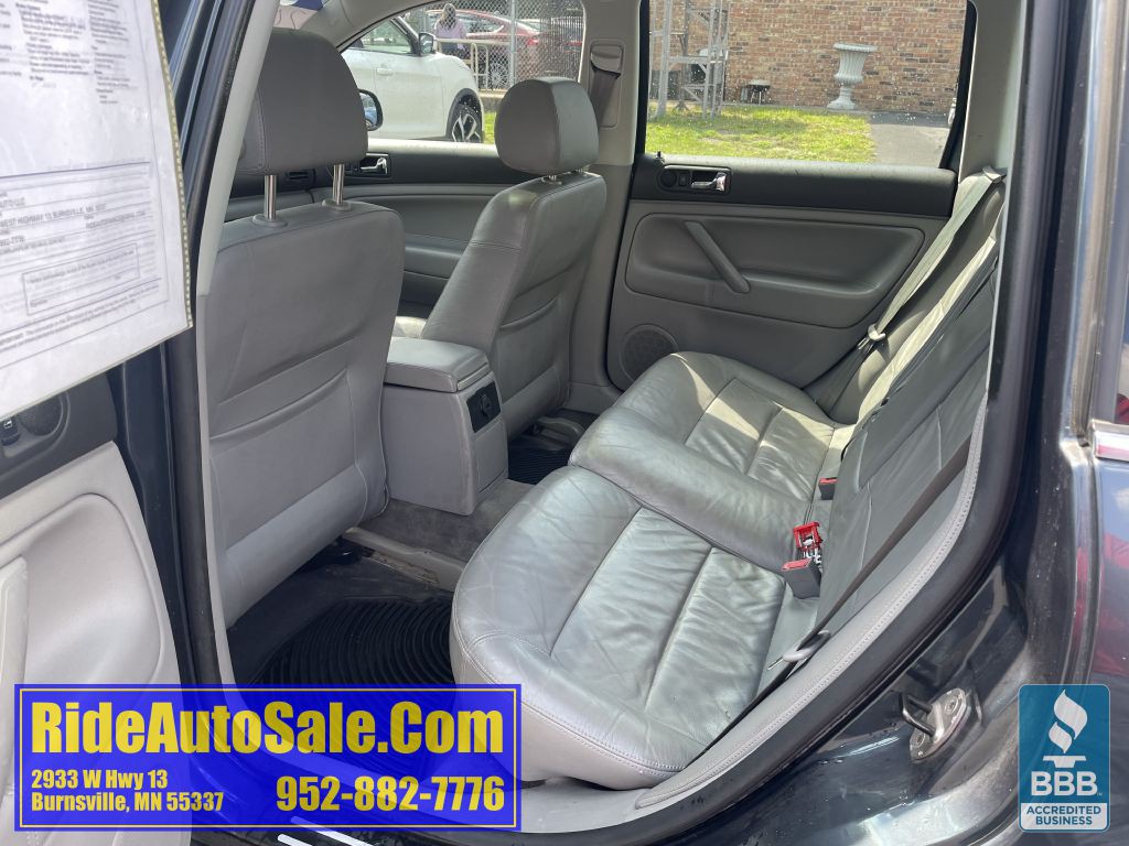 2003 Volkswagen Passat Image 12
