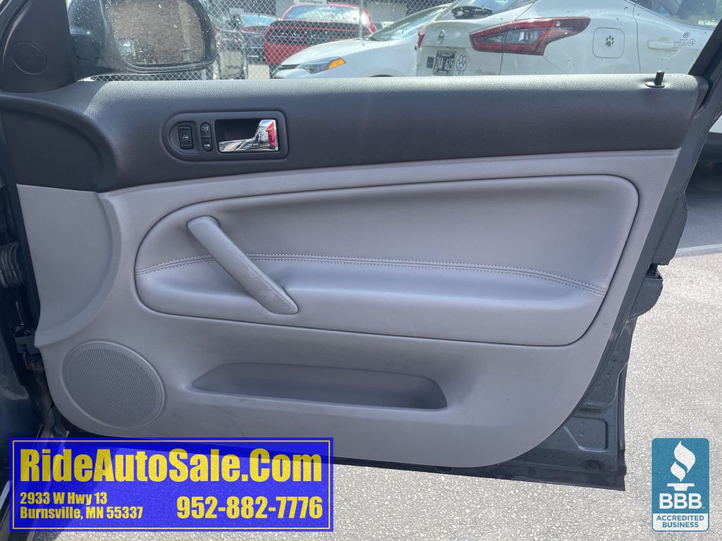 2003 Volkswagen Passat Image 13