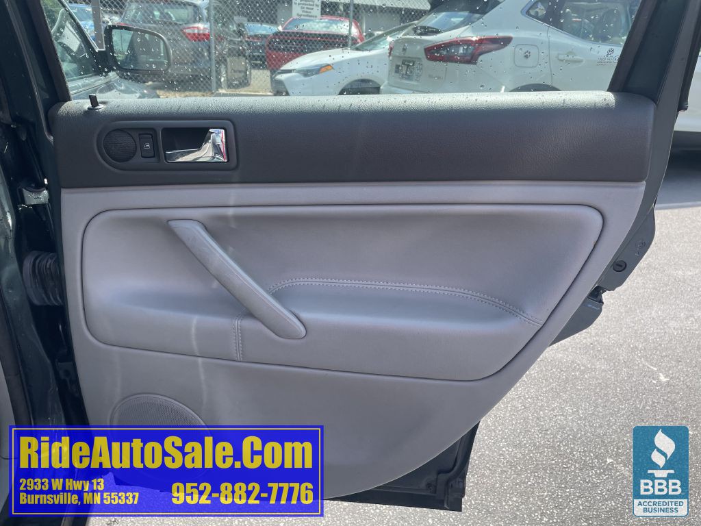 2003 Volkswagen Passat Image 15