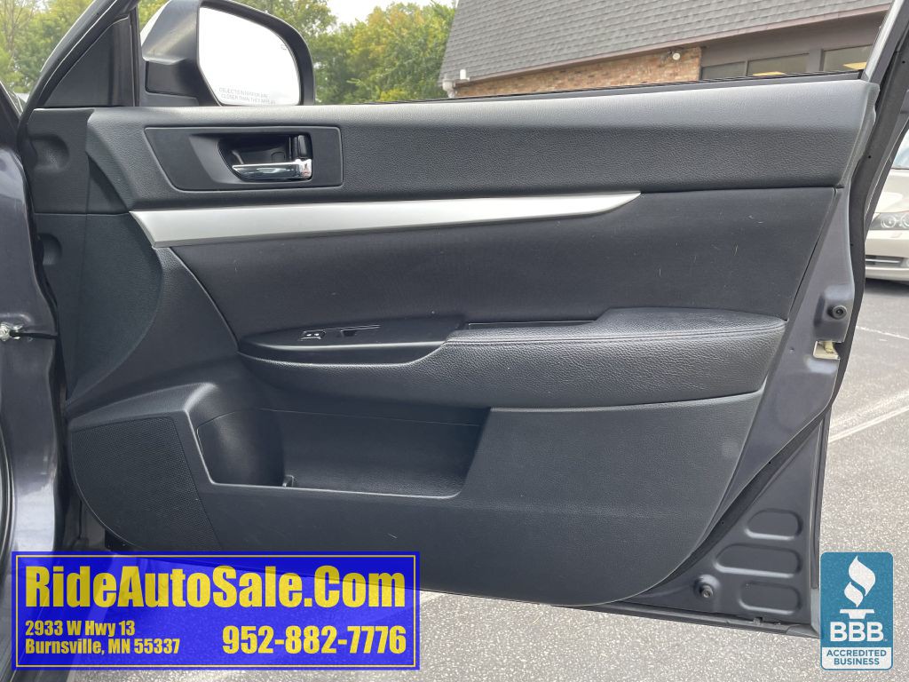 2012 Subaru Outback Image 13