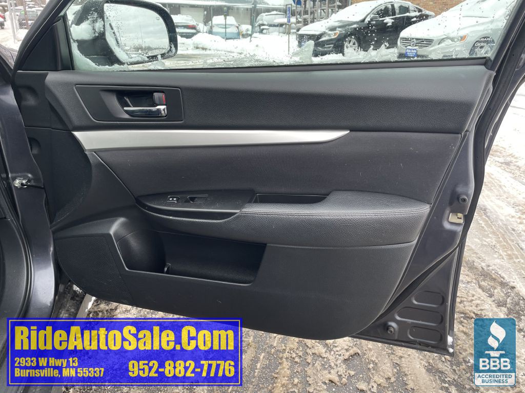 2012 Subaru Outback Image 13