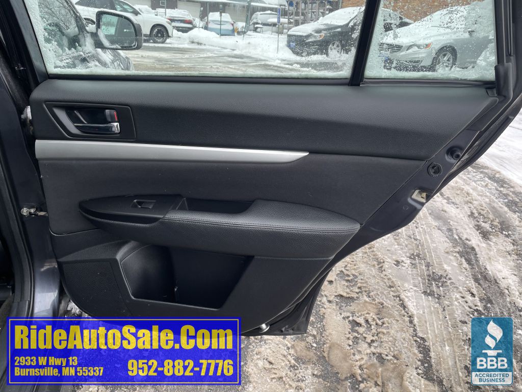 2012 Subaru Outback Image 15