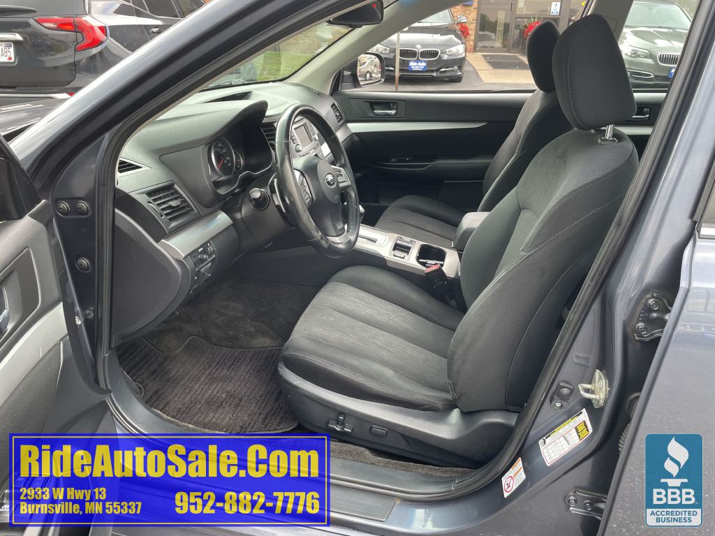 2014 Subaru Legacy Image 10