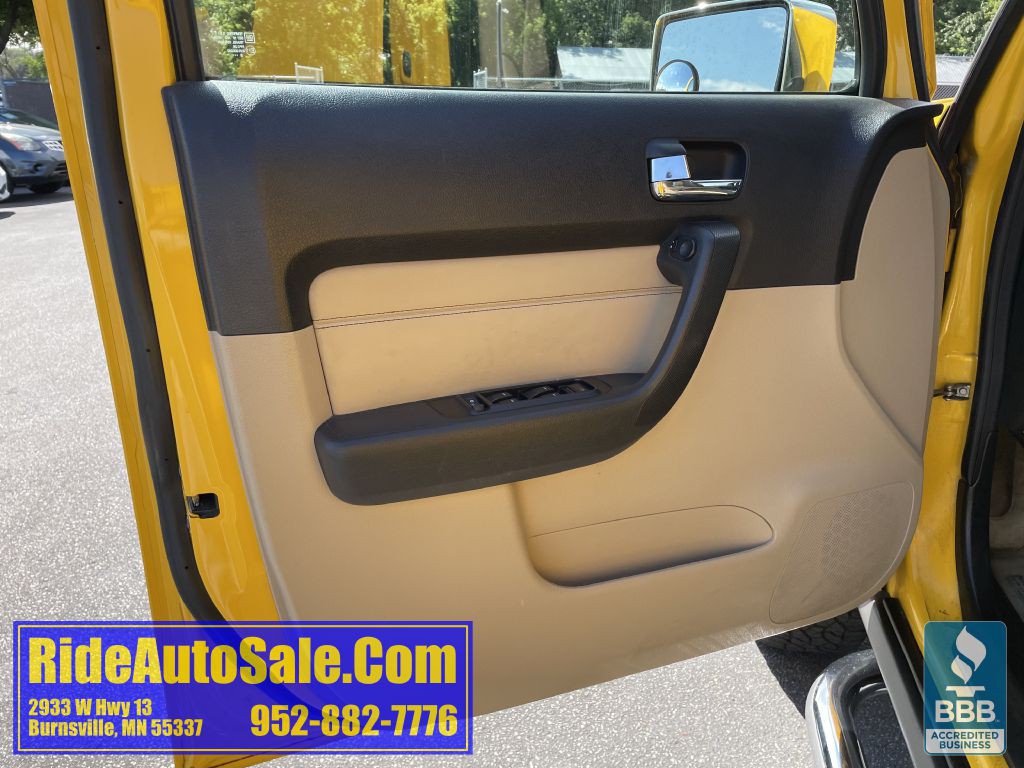 2007 HUMMER H3 Image 9