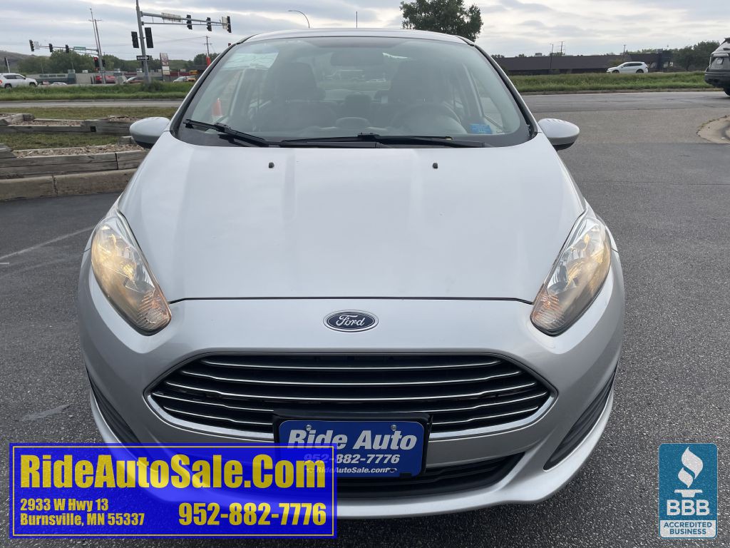2015 Ford Fiesta Image 2