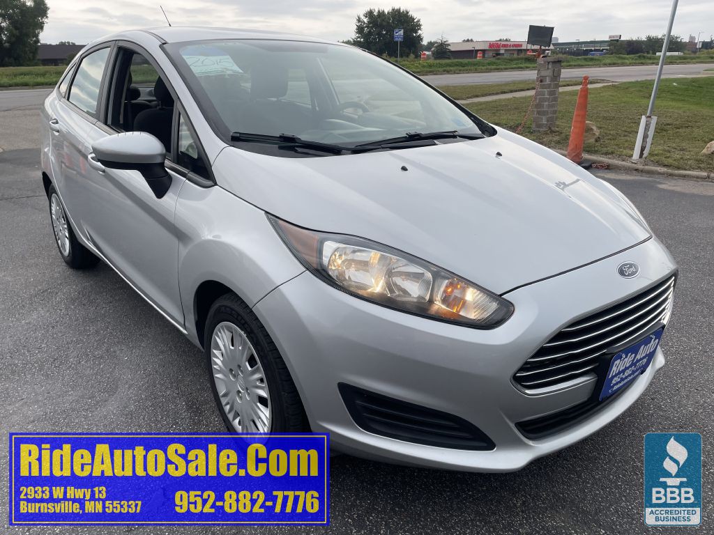 2015 Ford Fiesta Image 3