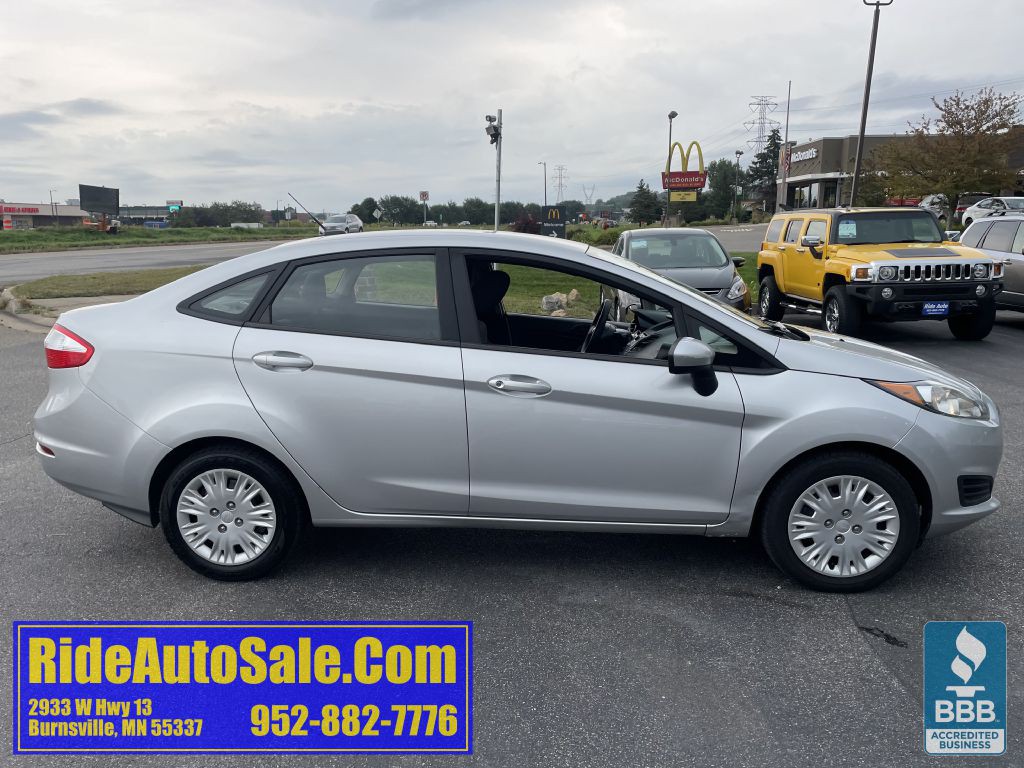 2015 Ford Fiesta Image 4