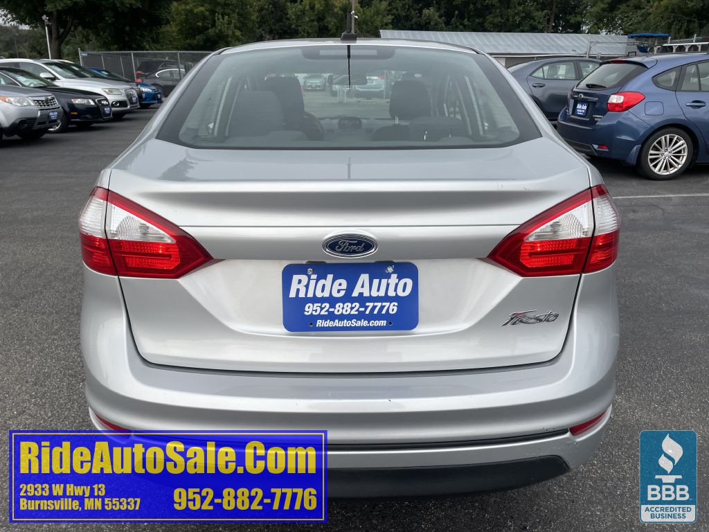 2015 Ford Fiesta Image 6