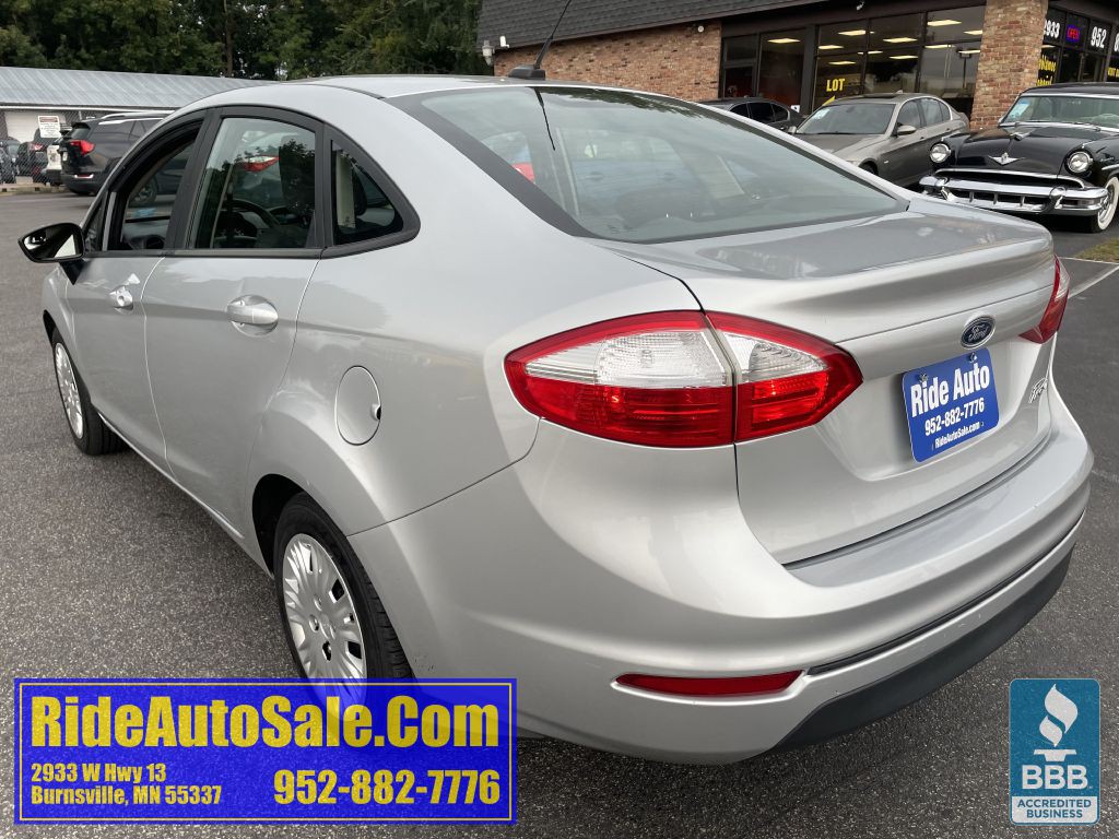 2015 Ford Fiesta Image 7