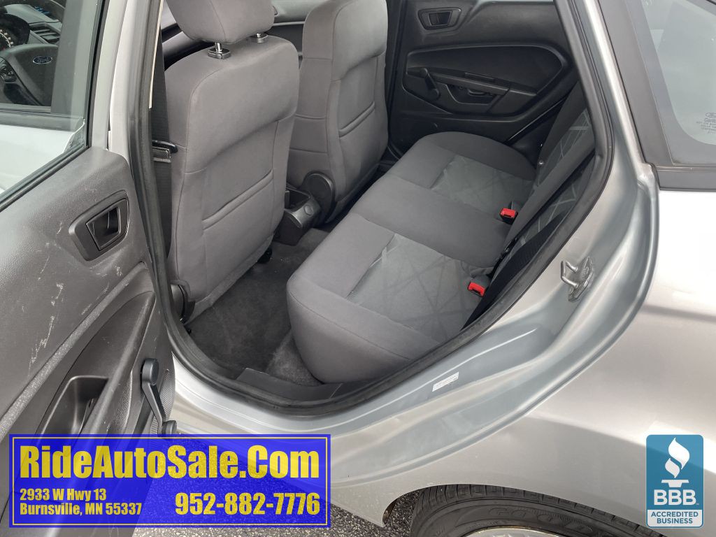 2015 Ford Fiesta Image 12