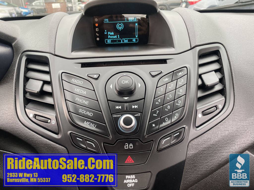 2015 Ford Fiesta Image 18