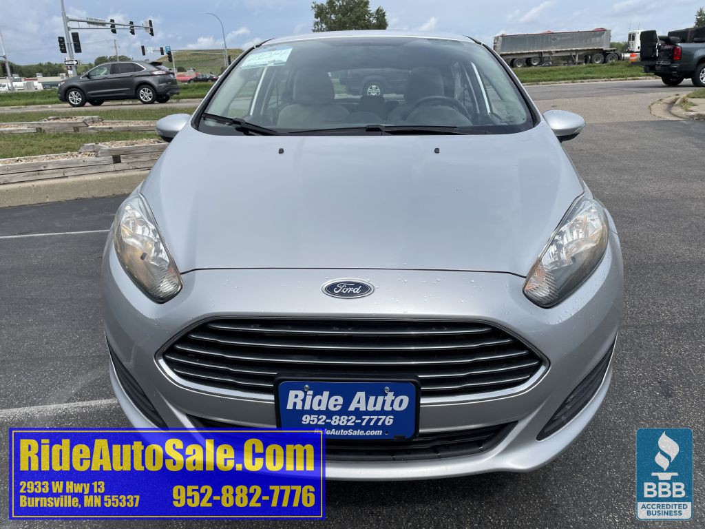 2014 Ford Fiesta Image 2