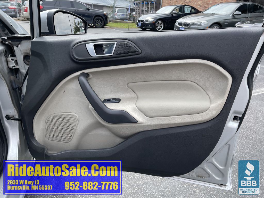 2014 Ford Fiesta Image 13