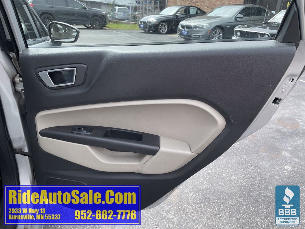 2014 Ford Fiesta Image 15